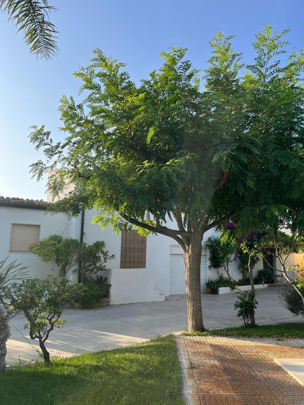 Dabbanna Guest House Chiaramonte Gulfi Bagian luar foto
