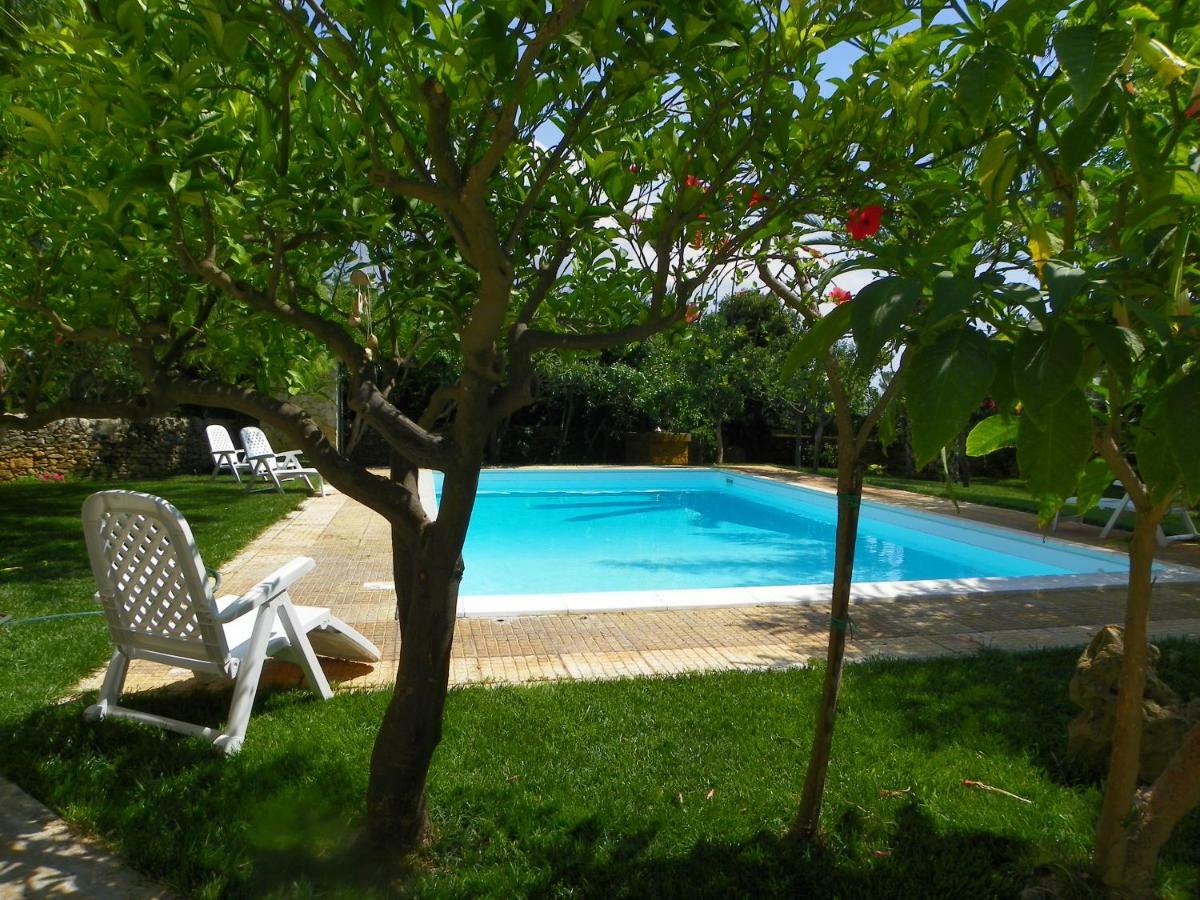 Dabbanna Guest House Chiaramonte Gulfi Bagian luar foto