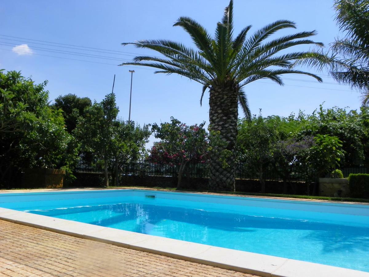 Dabbanna Guest House Chiaramonte Gulfi Bagian luar foto